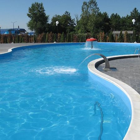Hotel Relax Kovacica Экстерьер фото