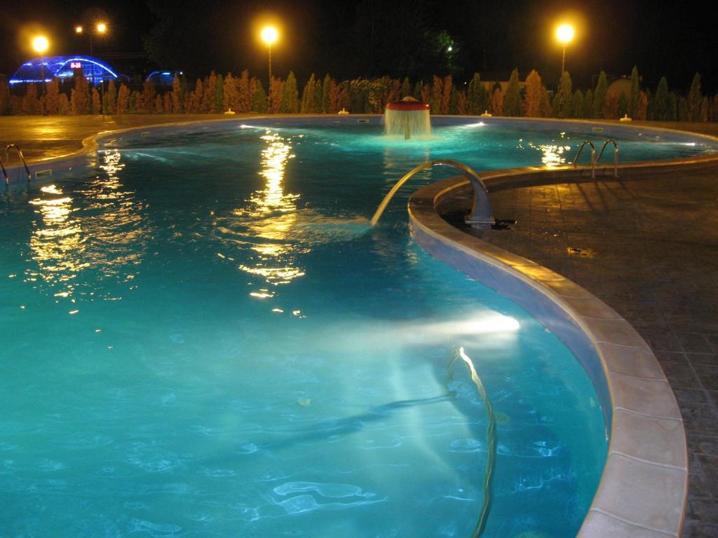 Hotel Relax Kovacica Экстерьер фото